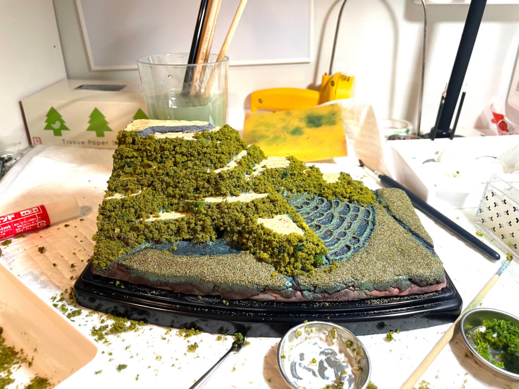 フォーリッジで緑化して土木構造が見えなくなった1/3000スケールの山